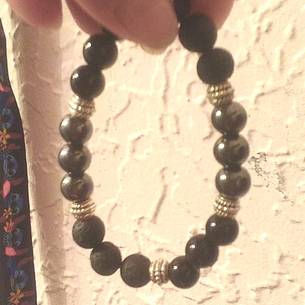 Unisex beaded bracelet